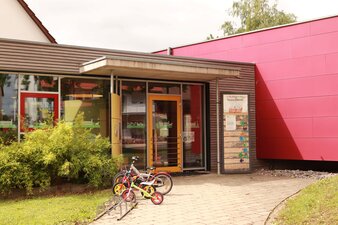 Eingang zum Kindergarten Kruemelkiste