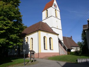 Frontansicht der evangelischen Kirche in Talheim